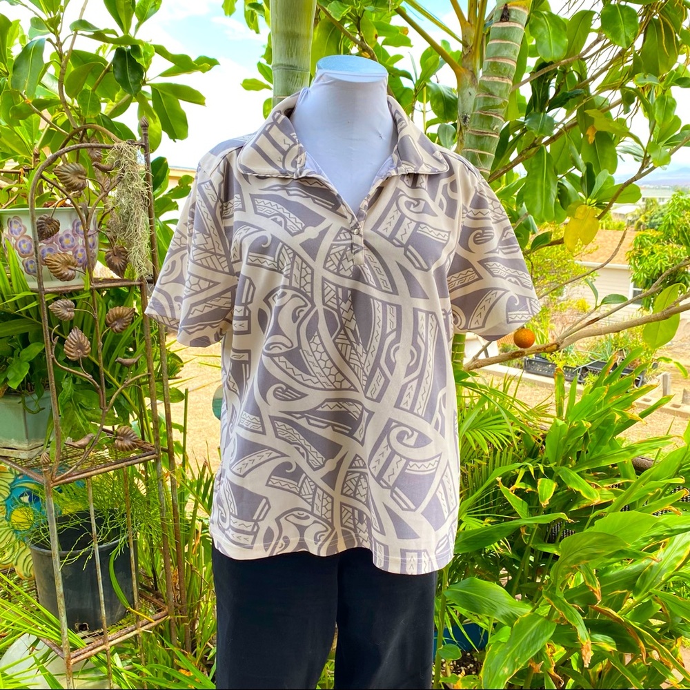 Manuheali’i Sports Collection cream and gray top c-size measurements